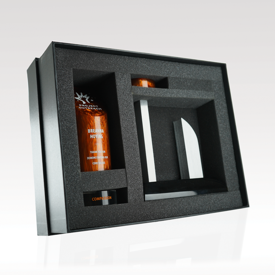 CR-700-2PUCKS-OR-BOX_web_2023