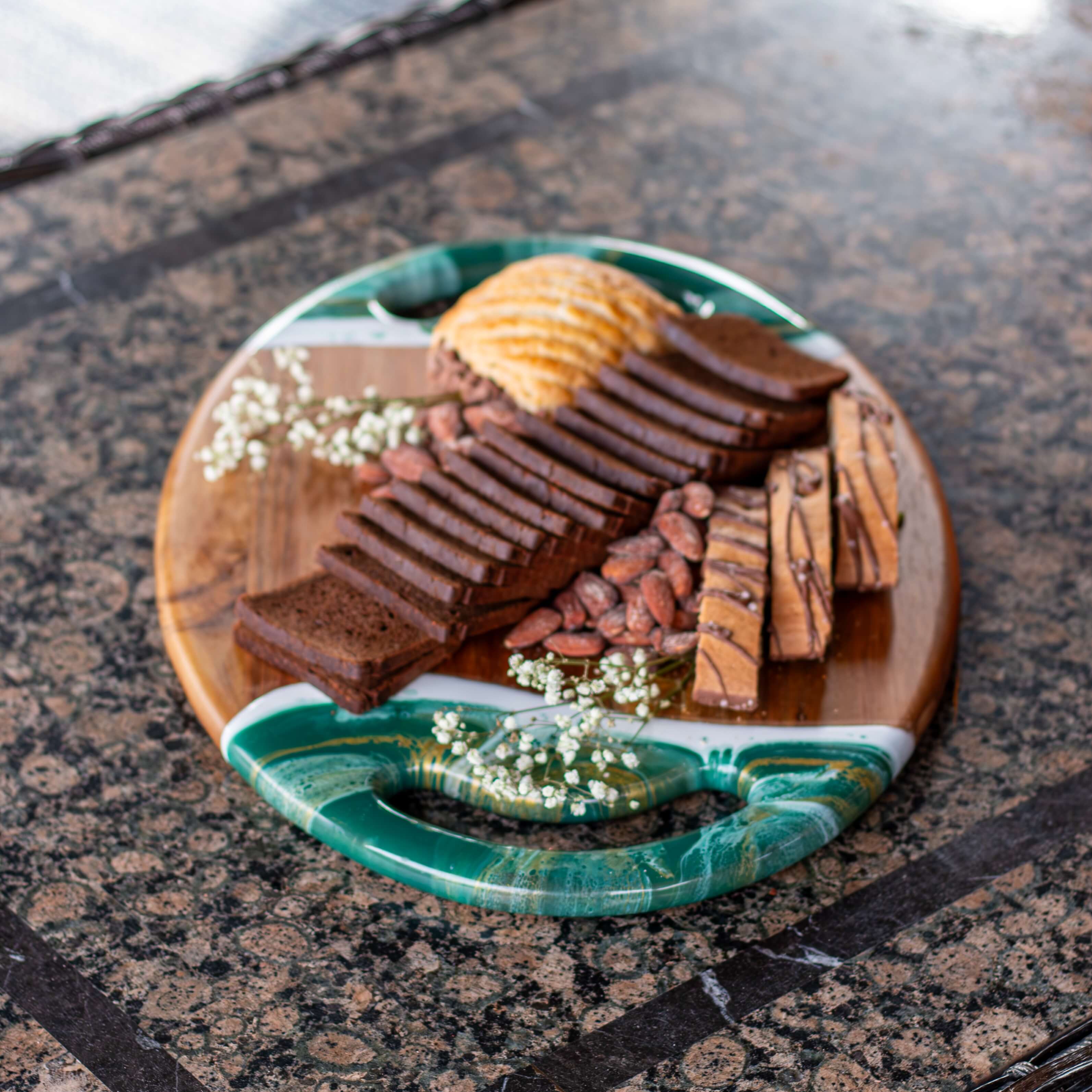Acacia Charcuterie Board With 2 Handles