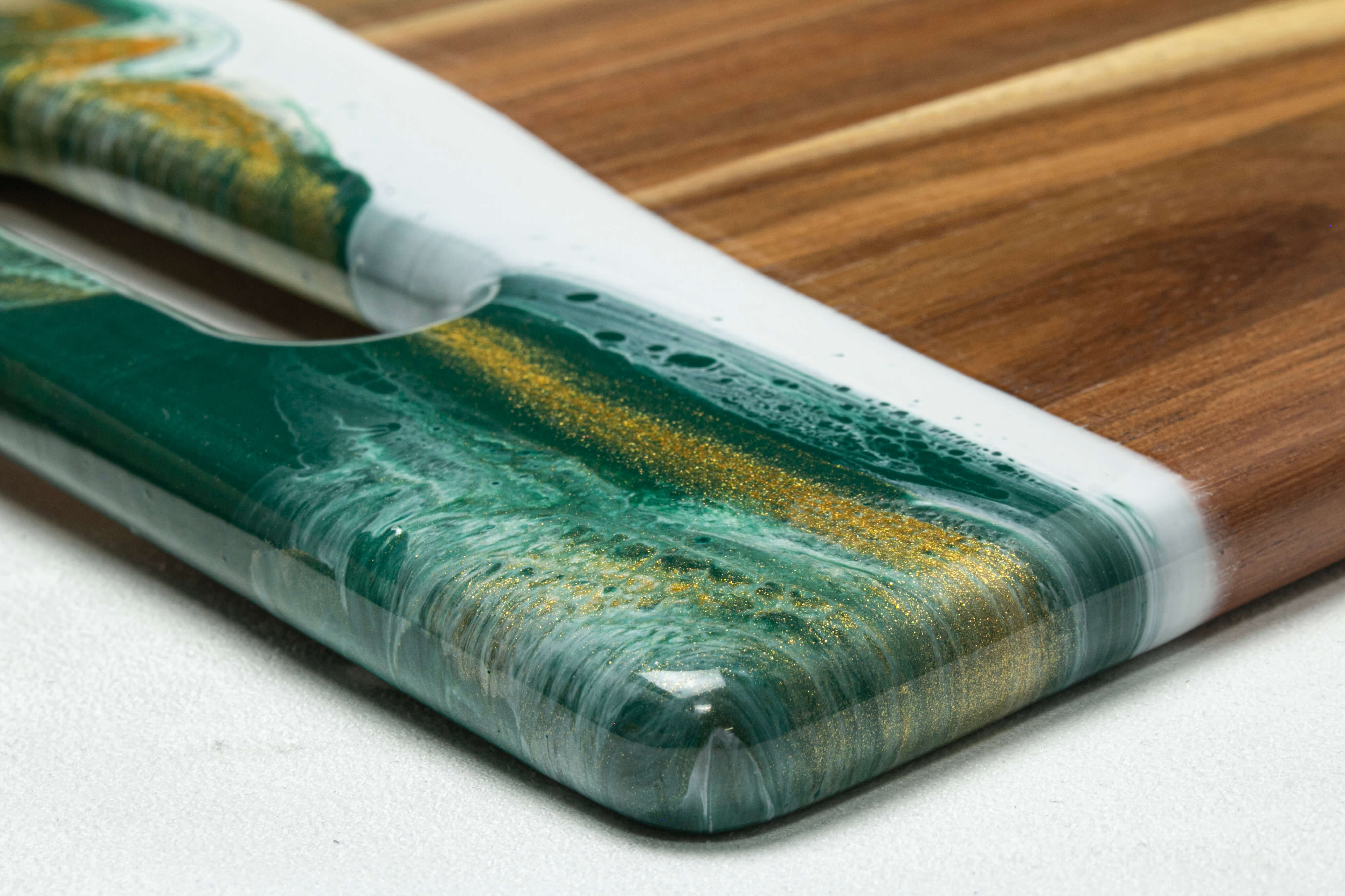 Acacia Charcuterie Board With 2 Handles